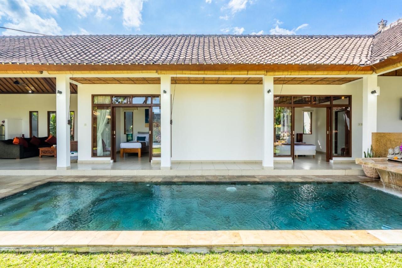 Romantica Villa Ubud Exterior photo