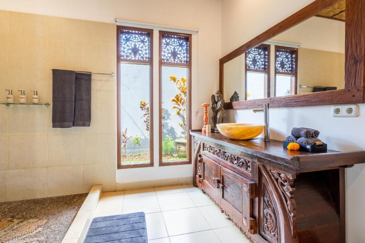 Romantica Villa Ubud Exterior photo